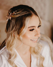 Cargar imagen en el visor de la galería, MAQUILLAJE Y PEINADO DE NOVIAS
