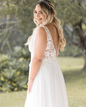 Cargar imagen en el visor de la galería, MAQUILLAJE Y PEINADO DE NOVIAS
